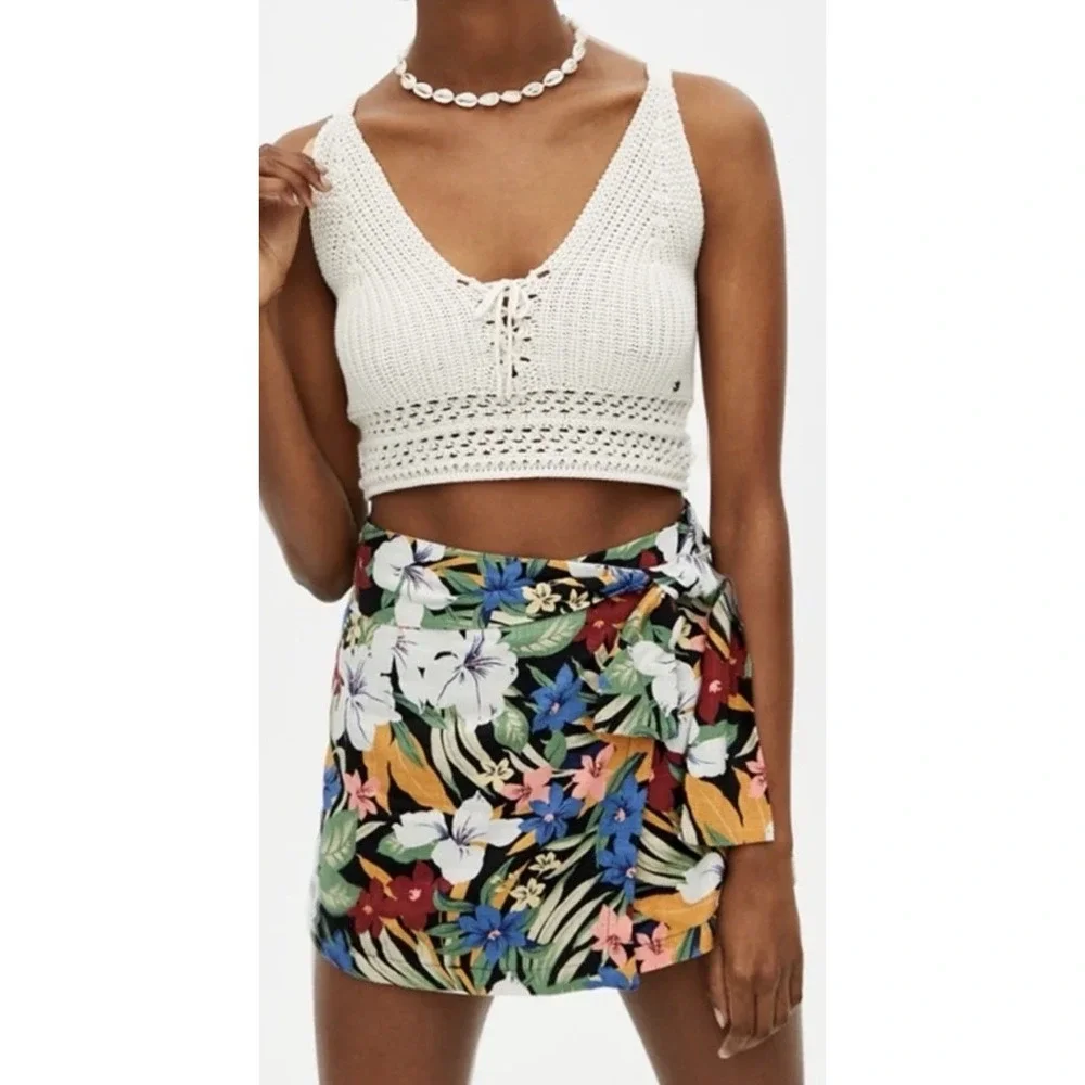 BNWT Pull and Bear Floral Belted Summer Skirt Size Womens Small